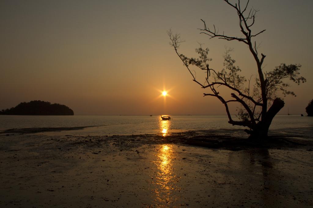 Sunrise Tropical Resort Railay Beach Exterior foto